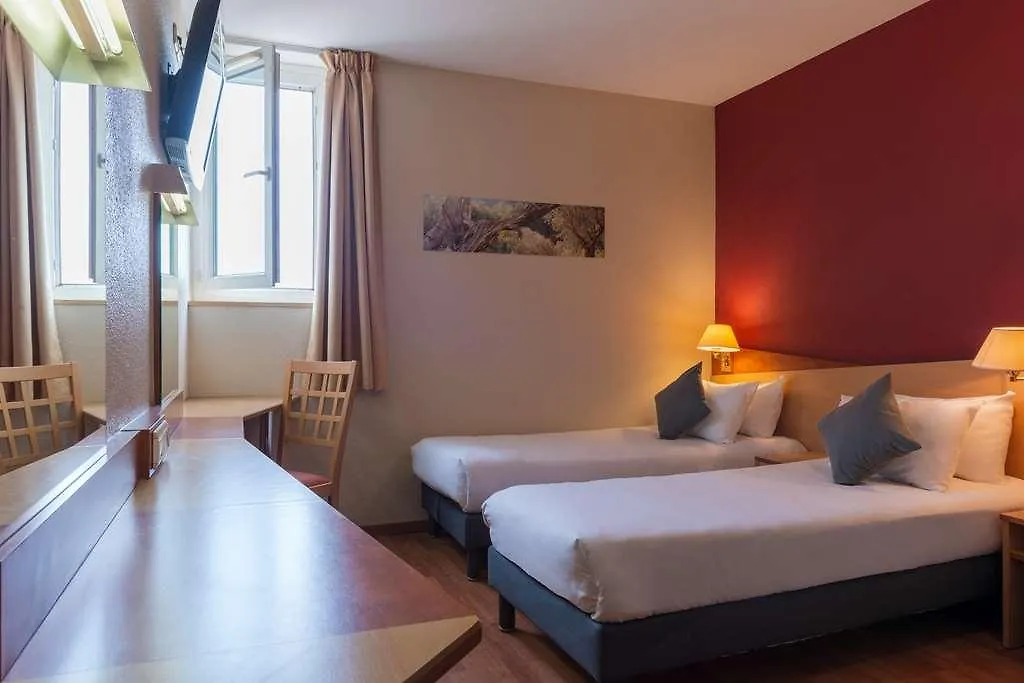 The Originals City Hôtel Marseille Aéroport Vitrolles  2*, Vitrolles (Bouches-du-Rhone)