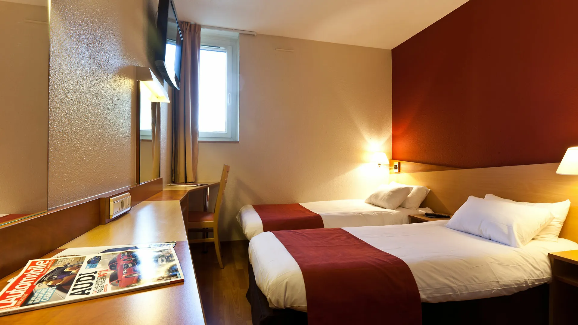 The Originals City Hôtel Marseille Aéroport Vitrolles  Hotel Vitrolles (Bouches-du-Rhone)